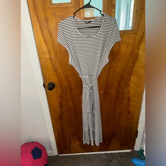 SHEIN plus size dress black and white stripes - Picture 2 of 4